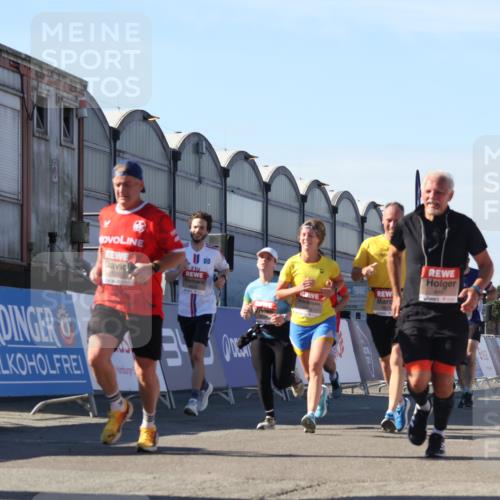 03.10.2025 - Köhlbrandbrückenlauf Luisa Fischer http://msf.ph/oto/9033947 03.10.2025 13:12:56 Ziel 4446, 4487, 4559, 4628, 4671, 4965, 5051, 5381, 5673, 5674, 5916, 6303, 6496, 6497, 6530, 6791 meine-sportfotos.de