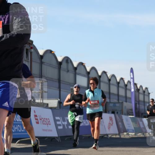 03.10.2025 - Köhlbrandbrückenlauf Luisa Fischer http://msf.ph/oto/9033979 03.10.2025 13:13:01 Ziel 4446, 4487, 4528, 4559, 4628, 4671, 4748, 4965, 5051, 5381, 5673, 5674, 6303, 6496, 6497, 6530, 6705, 6742, 6791 meine-sportfotos.de