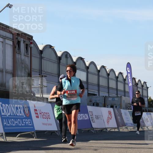 03.10.2025 - Köhlbrandbrückenlauf Luisa Fischer http://msf.ph/oto/9033983 03.10.2025 13:13:02 Ziel 4446, 4487, 4528, 4559, 4628, 4671, 4748, 4965, 5051, 5381, 5673, 5674, 6303, 6393, 6496, 6497, 6530, 6705, 6742, 6755 meine-sportfotos.de