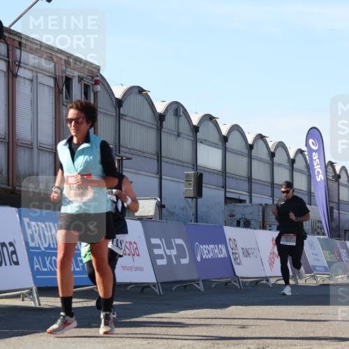 03.10.2025 - Köhlbrandbrückenlauf Luisa Fischer http://msf.ph/oto/9033989 03.10.2025 13:13:03 Ziel 4446, 4487, 4528, 4559, 4628, 4748, 4965, 5051, 5381, 5673, 5674, 6303, 6393, 6496, 6497, 6530, 6705, 6742, 6755 meine-sportfotos.de