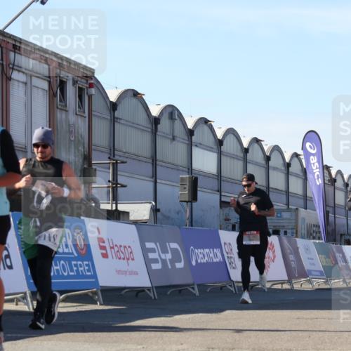 03.10.2025 - Köhlbrandbrückenlauf Luisa Fischer http://msf.ph/oto/9033994 03.10.2025 13:13:04 Ziel 4193, 4446, 4487, 4528, 4559, 4628, 4748, 5051, 5381, 5673, 5674, 6303, 6393, 6496, 6530, 6705, 6742, 6755 meine-sportfotos.de