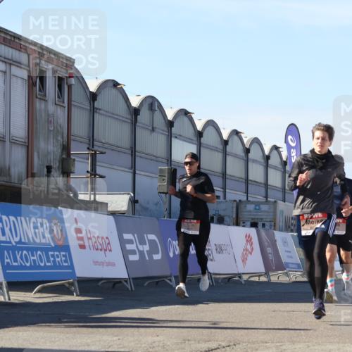 03.10.2025 - Köhlbrandbrückenlauf Luisa Fischer http://msf.ph/oto/9033998 03.10.2025 13:13:04 Ziel 4193, 4446, 4487, 4528, 4559, 4628, 4748, 5051, 5381, 5673, 5674, 6303, 6393, 6496, 6530, 6705, 6742, 6755 meine-sportfotos.de