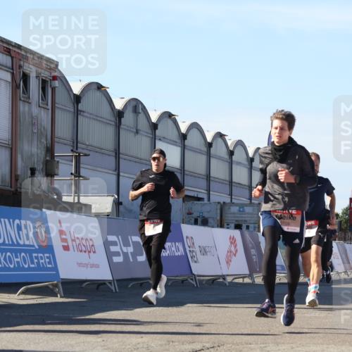03.10.2025 - Köhlbrandbrückenlauf Luisa Fischer http://msf.ph/oto/9034000 03.10.2025 13:13:05 Ziel 4193, 4446, 4487, 4528, 4559, 4628, 4748, 5051, 5381, 5673, 5674, 6303, 6393, 6496, 6530, 6705, 6725, 6742, 6755 meine-sportfotos.de