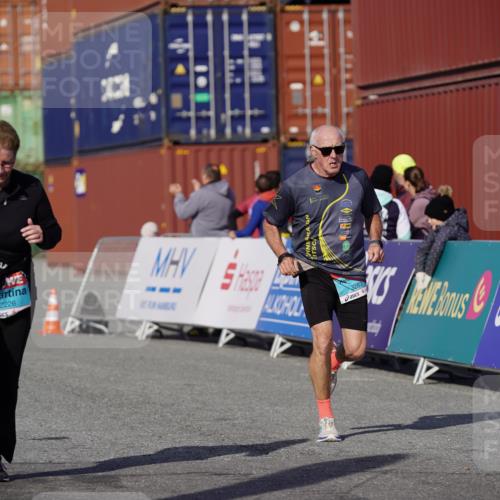 03.10.2025 - Köhlbrandbrückenlauf Michael Burmester http://msf.ph/oto/9034013 03.10.2025 10:42:45 Ziel 2226, 3131, 3283, 3623 meine-sportfotos.de