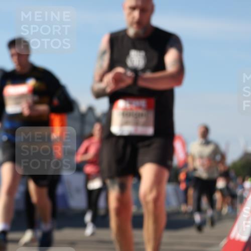 03.10.2025 - Köhlbrandbrückenlauf Luisa Fischer http://msf.ph/oto/9034014 03.10.2025 13:13:13 Ziel 4191, 4193, 4223, 4373, 4463, 4513, 4528, 4583, 4748, 5025, 5204, 5678, 5852, 6393, 6705, 6725, 6742, 6755, 6818 meine-sportfotos.de