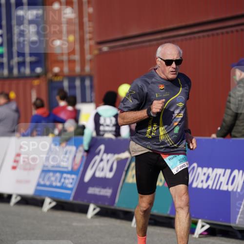 03.10.2025 - Köhlbrandbrückenlauf Michael Burmester http://msf.ph/oto/9034017 03.10.2025 10:42:46 Ziel 2226, 3131, 3283, 3623 meine-sportfotos.de