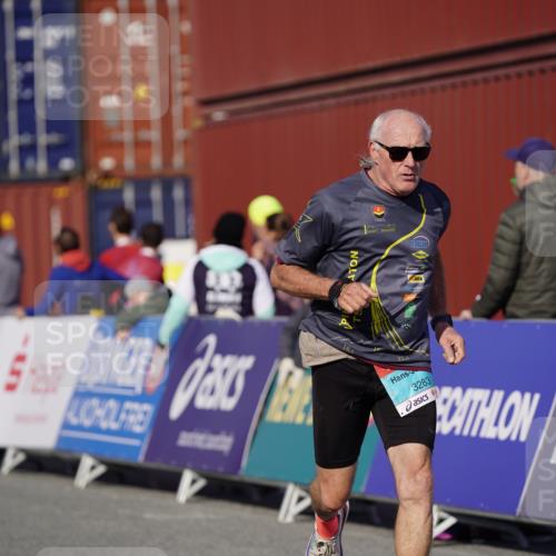 03.10.2025 - Köhlbrandbrückenlauf Michael Burmester http://msf.ph/oto/9034022 03.10.2025 10:42:46 Ziel 2226, 3131, 3283, 3623 meine-sportfotos.de