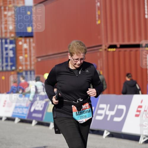 03.10.2025 - Köhlbrandbrückenlauf Michael Burmester http://msf.ph/oto/9034036 03.10.2025 10:42:48 Ziel 2226, 3131, 3283, 3623 meine-sportfotos.de