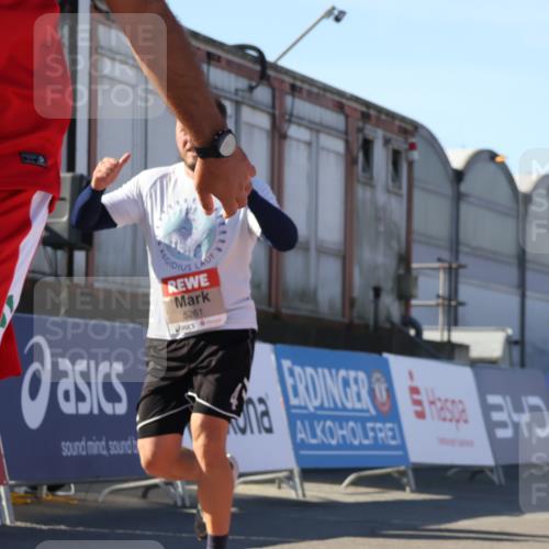 03.10.2025 - Köhlbrandbrückenlauf Luisa Fischer http://msf.ph/oto/9034040 03.10.2025 13:13:22 Ziel 4191, 4223, 4324, 4373, 4383, 4448, 4463, 4513, 4583, 4853, 5025, 5034, 5204, 5261, 5358, 5678, 5852, 6788, 6789, 6818 meine-sportfotos.de