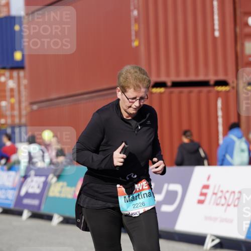 03.10.2025 - Köhlbrandbrückenlauf Michael Burmester http://msf.ph/oto/9034044 03.10.2025 10:42:48 Ziel 2226, 3131, 3283, 3623 meine-sportfotos.de
