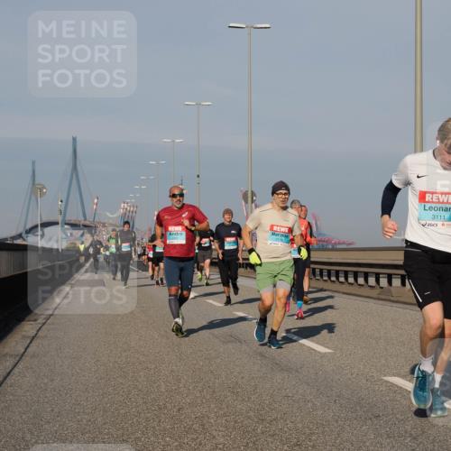 03.10.2025 - Köhlbrandbrückenlauf Fabian Wolf http://msf.ph/oto/9034055 03.10.2025 09:48:13 Position 3 1776, 3111 meine-sportfotos.de