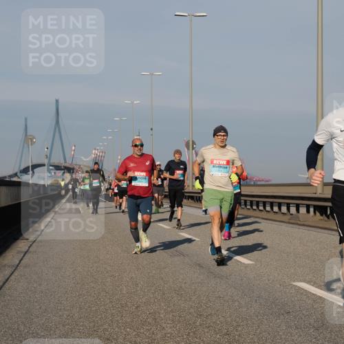 03.10.2025 - Köhlbrandbrückenlauf Fabian Wolf http://msf.ph/oto/9034058 03.10.2025 09:48:13 Position 3 1776, 3111 meine-sportfotos.de