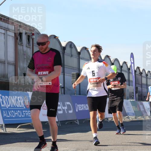 03.10.2025 - Köhlbrandbrückenlauf Luisa Fischer http://msf.ph/oto/9034059 03.10.2025 13:13:30 Ziel 4065, 4324, 4383, 4448, 4580, 4595, 4853, 5034, 5147, 5261, 5358, 6788, 6789 meine-sportfotos.de