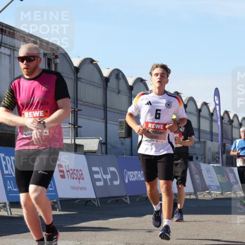 03.10.2025 - Köhlbrandbrückenlauf Luisa Fischer http://msf.ph/oto/9034062 03.10.2025 13:13:30 Ziel 4065, 4324, 4383, 4448, 4580, 4595, 4853, 5034, 5147, 5261, 5358, 6788, 6789 meine-sportfotos.de