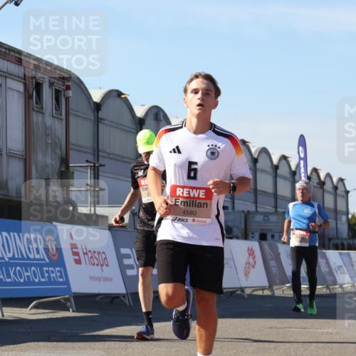 03.10.2025 - Köhlbrandbrückenlauf Luisa Fischer http://msf.ph/oto/9034068 03.10.2025 13:13:31 Ziel 4065, 4324, 4383, 4448, 4580, 4595, 4853, 5034, 5147, 5261, 5358 meine-sportfotos.de