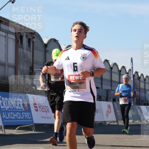 03.10.2025 - Köhlbrandbrückenlauf Luisa Fischer http://msf.ph/oto/9034070 03.10.2025 13:13:31 Ziel 4065, 4324, 4383, 4448, 4580, 4595, 4853, 5034, 5147, 5261, 5358 meine-sportfotos.de