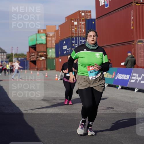 03.10.2025 - Köhlbrandbrückenlauf Michael Burmester http://msf.ph/oto/9034078 03.10.2025 10:42:52 Ziel 3131, 3283, 3623, 3649 meine-sportfotos.de