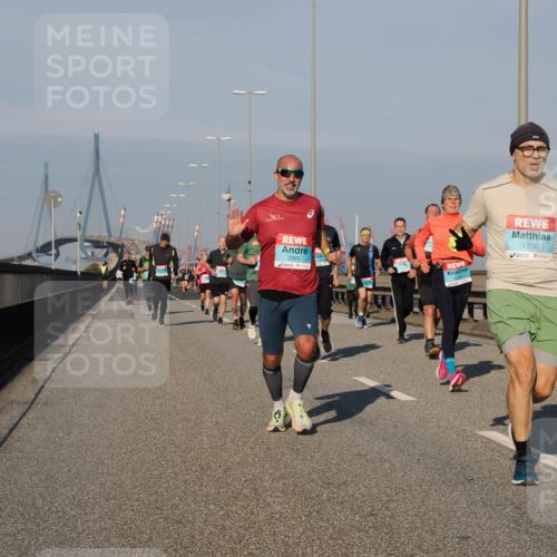 03.10.2025 - Köhlbrandbrückenlauf Fabian Wolf http://msf.ph/oto/9034080 03.10.2025 09:48:14 Position 3 2995, 1776 meine-sportfotos.de