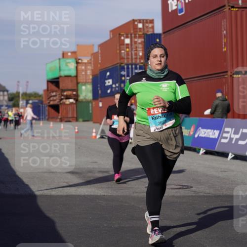03.10.2025 - Köhlbrandbrückenlauf Michael Burmester http://msf.ph/oto/9034083 03.10.2025 10:42:53 Ziel 3131, 3623, 3649 meine-sportfotos.de