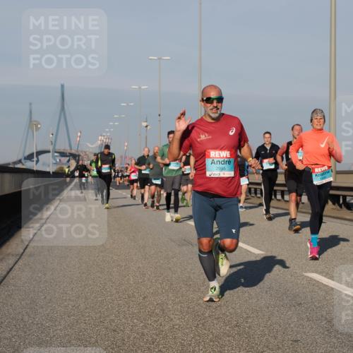 03.10.2025 - Köhlbrandbrückenlauf Fabian Wolf http://msf.ph/oto/9034088 03.10.2025 09:48:15 Position 3 2995, 1595 meine-sportfotos.de
