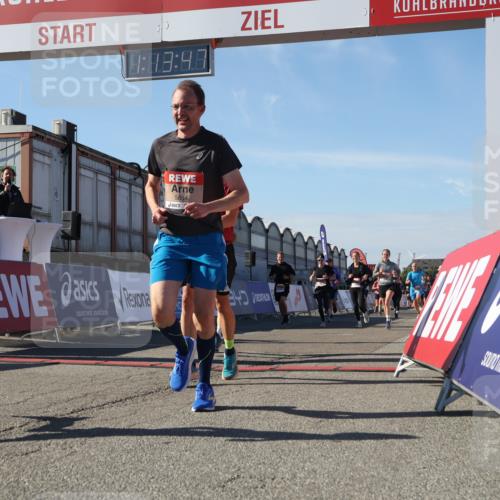 03.10.2025 - Köhlbrandbrückenlauf Luisa Fischer http://msf.ph/oto/9034095 03.10.2025 13:13:46 Ziel 4348, 4461, 4522, 4642, 5640, 5802, 5884, 5886, 5908, 6116, 6228, 6363, 6366, 6487, 6488, 6604 meine-sportfotos.de