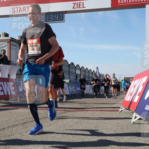 03.10.2025 - Köhlbrandbrückenlauf Luisa Fischer http://msf.ph/oto/9034097 03.10.2025 13:13:46 Ziel 4348, 4461, 4522, 4642, 5640, 5802, 5884, 5886, 5908, 6116, 6228, 6363, 6366, 6487, 6488, 6604 meine-sportfotos.de