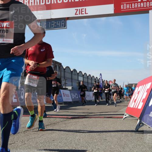 03.10.2025 - Köhlbrandbrückenlauf Luisa Fischer http://msf.ph/oto/9034099 03.10.2025 13:13:46 Ziel 4348, 4461, 4522, 4642, 5640, 5802, 5884, 5886, 5908, 6116, 6228, 6363, 6366, 6487, 6488, 6604 meine-sportfotos.de