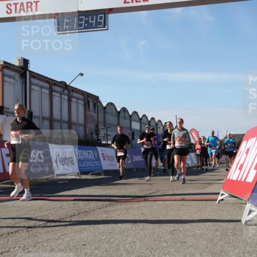 03.10.2025 - Köhlbrandbrückenlauf Luisa Fischer http://msf.ph/oto/9034105 03.10.2025 13:13:47 Ziel 4348, 4461, 4522, 4642, 5078, 5640, 5802, 5884, 5886, 5908, 6116, 6125, 6227, 6228, 6363, 6366, 6487, 6488, 6604 meine-sportfotos.de