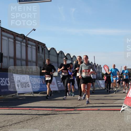 03.10.2025 - Köhlbrandbrückenlauf Luisa Fischer http://msf.ph/oto/9034109 03.10.2025 13:13:48 Ziel 4348, 4461, 4522, 4642, 5078, 5640, 5802, 5884, 5886, 5908, 6116, 6125, 6227, 6228, 6363, 6366, 6487, 6488, 6604 meine-sportfotos.de
