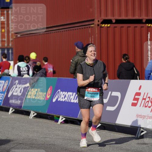 03.10.2025 - Köhlbrandbrückenlauf Michael Burmester http://msf.ph/oto/9034112 03.10.2025 10:42:58 Ziel 3649 meine-sportfotos.de