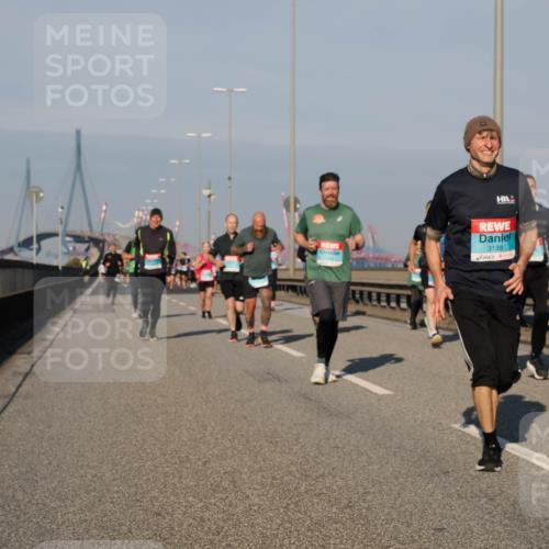 03.10.2025 - Köhlbrandbrückenlauf Fabian Wolf http://msf.ph/oto/9034120 03.10.2025 09:48:17 Position 3 3139 meine-sportfotos.de