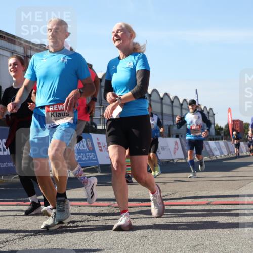 03.10.2025 - Köhlbrandbrückenlauf Luisa Fischer http://msf.ph/oto/9034138 03.10.2025 13:13:53 Ziel 4188, 4306, 4348, 4522, 4612, 4642, 4868, 5078, 5640, 5700, 5802, 5884, 5886, 6125, 6227, 6228, 6366, 6487, 6488, 6604, 6766 meine-sportfotos.de