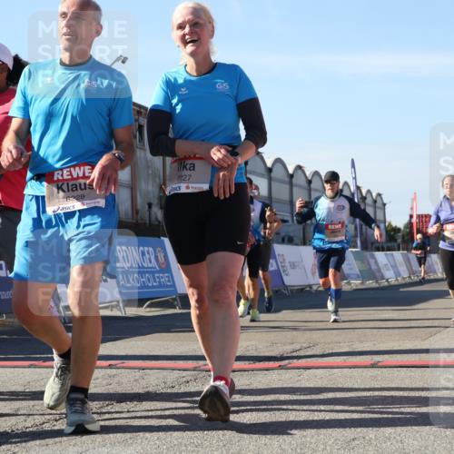 03.10.2025 - Köhlbrandbrückenlauf Luisa Fischer http://msf.ph/oto/9034139 03.10.2025 13:13:53 Ziel 4188, 4306, 4348, 4522, 4612, 4642, 4868, 5078, 5640, 5700, 5802, 5884, 5886, 6125, 6227, 6228, 6366, 6487, 6488, 6604, 6766 meine-sportfotos.de