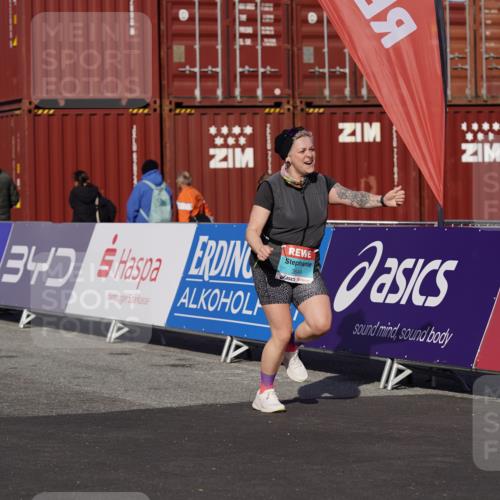 03.10.2025 - Köhlbrandbrückenlauf Michael Burmester http://msf.ph/oto/9034141 03.10.2025 10:42:59 Ziel 3649 meine-sportfotos.de