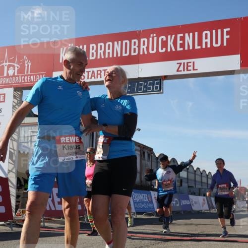 03.10.2025 - Köhlbrandbrückenlauf Luisa Fischer http://msf.ph/oto/9034145 03.10.2025 13:13:55 Ziel 4188, 4306, 4348, 4522, 4612, 4642, 4868, 5078, 5640, 5700, 5802, 5884, 5886, 6125, 6227, 6228, 6366, 6487, 6488, 6604, 6766 meine-sportfotos.de