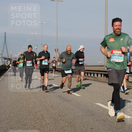 03.10.2025 - Köhlbrandbrückenlauf Fabian Wolf http://msf.ph/oto/9034155 03.10.2025 09:48:19 Position 3 1072, 10, 1105 meine-sportfotos.de