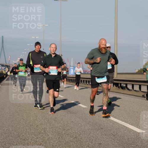 03.10.2025 - Köhlbrandbrückenlauf Fabian Wolf http://msf.ph/oto/9034171 03.10.2025 09:48:21 Position 3 3301, 1493, 1072 meine-sportfotos.de