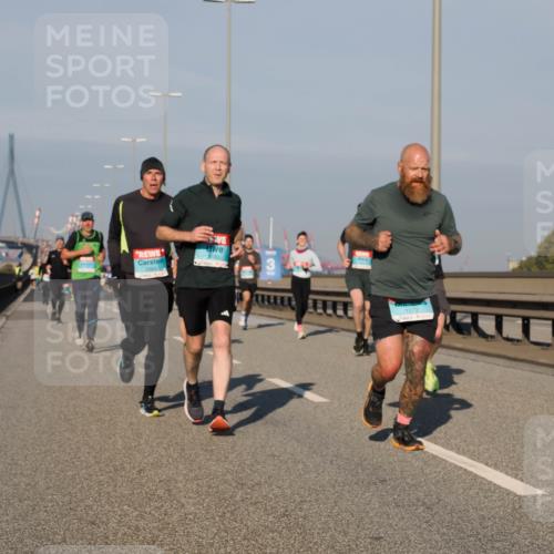 03.10.2025 - Köhlbrandbrückenlauf Fabian Wolf http://msf.ph/oto/9034174 03.10.2025 09:48:21 Position 3 93, 3301, 1072 meine-sportfotos.de