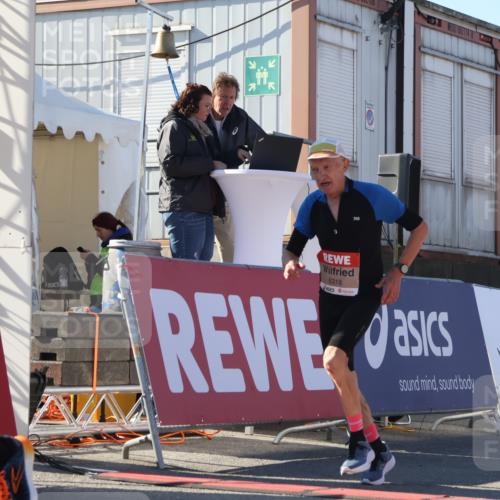 03.10.2025 - Köhlbrandbrückenlauf Luisa Fischer http://msf.ph/oto/9034175 03.10.2025 13:14:03 Ziel 4188, 4306, 4313, 4612, 4785, 4868, 5078, 5700, 5727, 6125, 6227, 6318, 6766 meine-sportfotos.de
