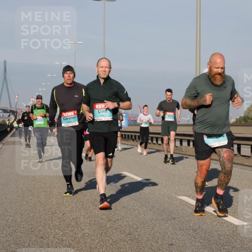 03.10.2025 - Köhlbrandbrückenlauf Fabian Wolf http://msf.ph/oto/9034180 03.10.2025 09:48:21 Position 3 3301, 1493, 1072 meine-sportfotos.de