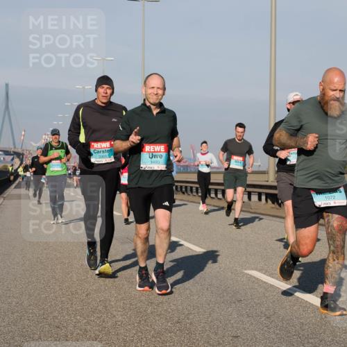 03.10.2025 - Köhlbrandbrückenlauf Fabian Wolf http://msf.ph/oto/9034183 03.10.2025 09:48:21 Position 3 3301, 1493, 1072 meine-sportfotos.de