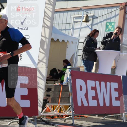 03.10.2025 - Köhlbrandbrückenlauf Luisa Fischer http://msf.ph/oto/9034184 03.10.2025 13:14:05 Ziel 4188, 4306, 4313, 4612, 4785, 4868, 5700, 5727, 6318, 6766 meine-sportfotos.de