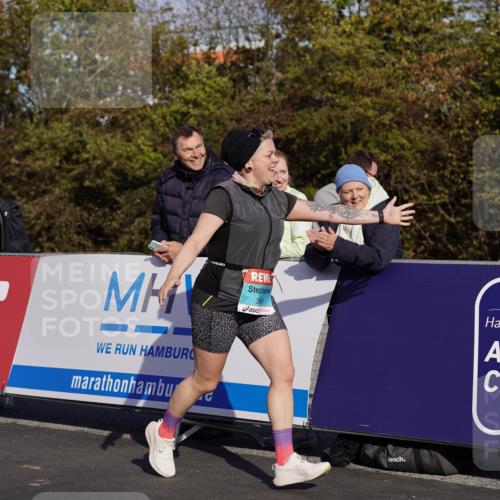 03.10.2025 - Köhlbrandbrückenlauf Michael Burmester http://msf.ph/oto/9034193 03.10.2025 10:43:00 Ziel 3649 meine-sportfotos.de