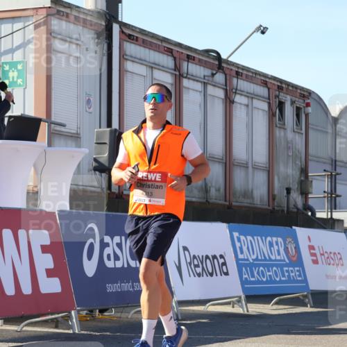 03.10.2025 - Köhlbrandbrückenlauf Luisa Fischer http://msf.ph/oto/9034200 03.10.2025 13:14:08 Ziel 4313, 4641, 4728, 4785, 4809, 5727, 6318, 6766 meine-sportfotos.de