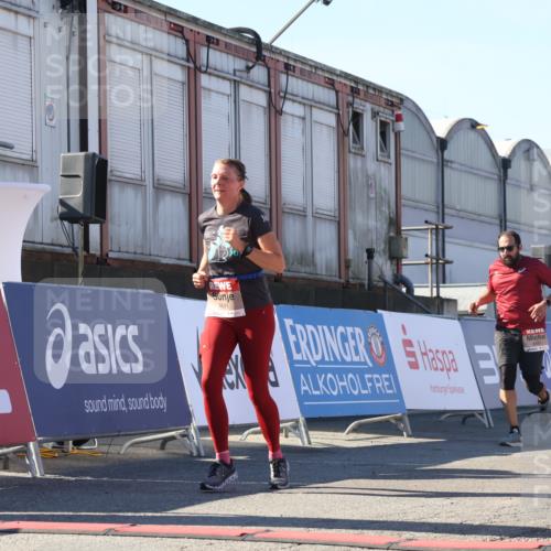03.10.2025 - Köhlbrandbrückenlauf Luisa Fischer http://msf.ph/oto/9034221 03.10.2025 13:14:12 Ziel 4313, 4437, 4569, 4641, 4728, 4776, 4785, 4809, 4888, 5727, 6318, 6327, 6418, 6735 meine-sportfotos.de
