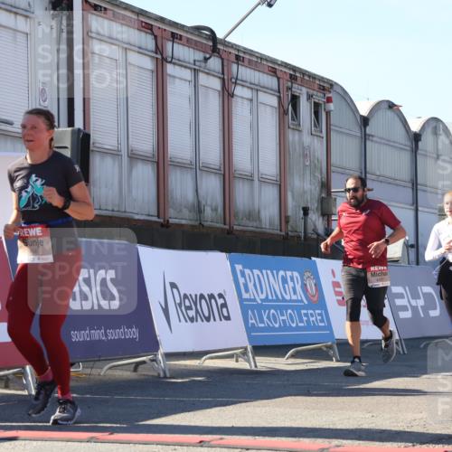 03.10.2025 - Köhlbrandbrückenlauf Luisa Fischer http://msf.ph/oto/9034226 03.10.2025 13:14:13 Ziel 4313, 4437, 4569, 4641, 4728, 4776, 4785, 4809, 4888, 5282, 5727, 6318, 6327, 6418, 6735 meine-sportfotos.de