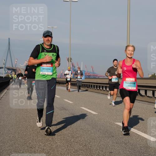 03.10.2025 - Köhlbrandbrückenlauf Fabian Wolf http://msf.ph/oto/9034231 03.10.2025 09:48:25 Position 3 3731, 3251, 3227 meine-sportfotos.de