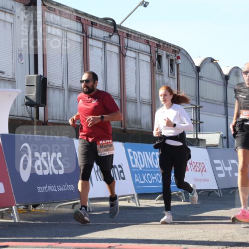 03.10.2025 - Köhlbrandbrückenlauf Luisa Fischer http://msf.ph/oto/9034235 03.10.2025 13:14:14 Ziel 4313, 4437, 4569, 4641, 4728, 4776, 4785, 4809, 4888, 5282, 6318, 6327, 6418, 6735 meine-sportfotos.de