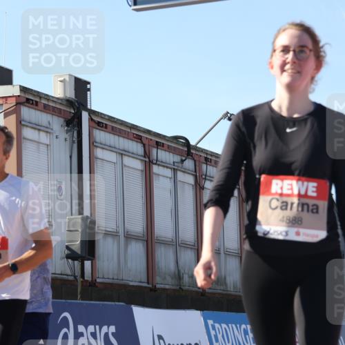 03.10.2025 - Köhlbrandbrückenlauf Luisa Fischer http://msf.ph/oto/9034251 03.10.2025 13:14:18 Ziel 4313, 4437, 4569, 4641, 4728, 4776, 4809, 4888, 5282, 6012, 6327, 6418, 6512, 6735 meine-sportfotos.de