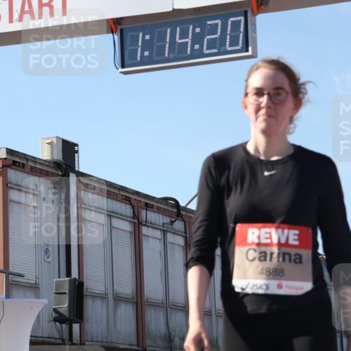 03.10.2025 - Köhlbrandbrückenlauf Luisa Fischer http://msf.ph/oto/9034253 03.10.2025 13:14:19 Ziel 4313, 4426, 4437, 4569, 4641, 4728, 4776, 4809, 4888, 5282, 6012, 6327, 6418, 6512, 6735 meine-sportfotos.de